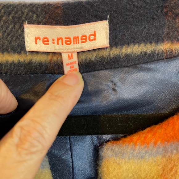 Re-Named Plaid Cape Size M - Picture 9 of 9